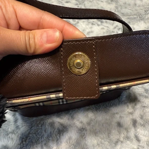 Burberry vintage shoulder bag
Very good condition
Authentic - Picture 5 of 11